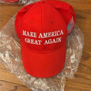 MAGA Make America Great Again NWT Red Cap with American Flag on side Unisex